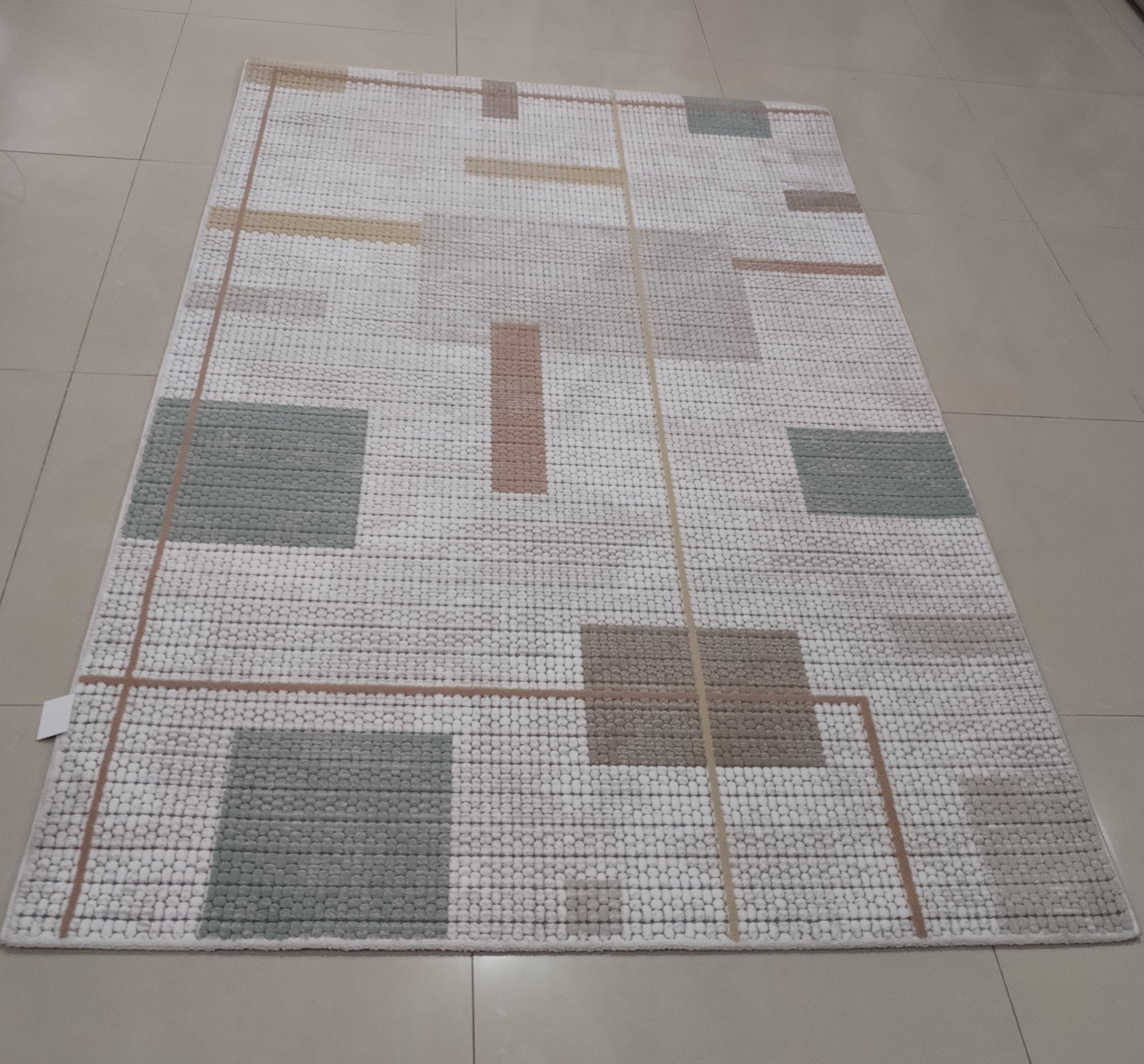 Tepih Vitrin geometrijski